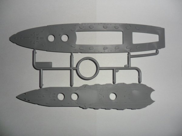 ICM S017 Markgraf (full hull &amp; waterline), WWI German Battleship (1:700)