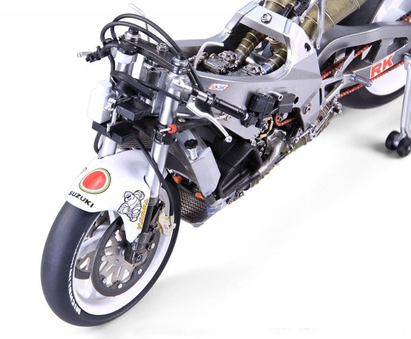 Beemax 13001 Suzuki RGV500 1993 World Champion 1/12