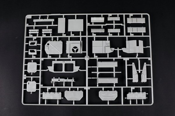 Trumpeter 09605 Russian 9P149 Launching Vehicle w/9K114 Shturm-S ATGM system 1/35