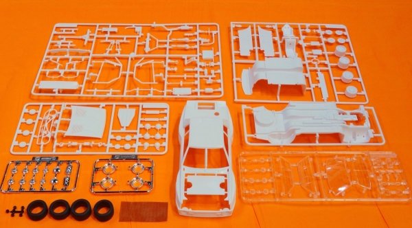 Beemax 24011 Toyota TA64 Celica '84 PORTUGAL RALLY VERSION (1:24)