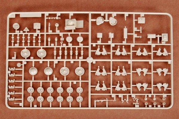 Trumpeter 00355 German 38(H) the artillery observation vehicle (1:35)