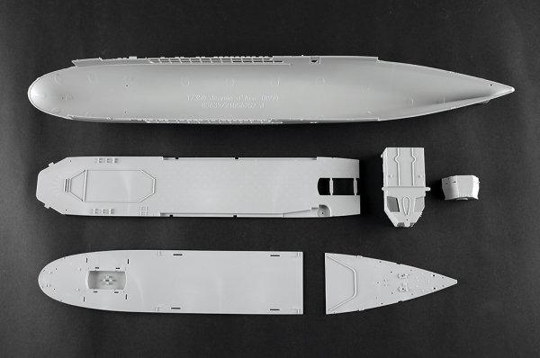 Trumpeter 05635 French Navy Helicopter Cruiser Jeanne dArc 2008 1/350