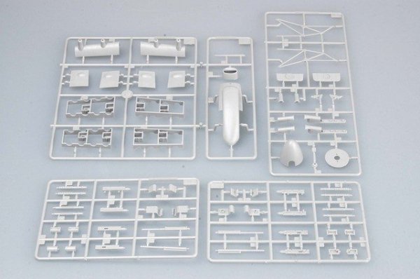 Trumpeter 02416 HURRICANE Mk.IIC/TROP (1:24)