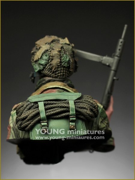Young Miniatures SL005 WWII BRITISH PARA - Red Devil