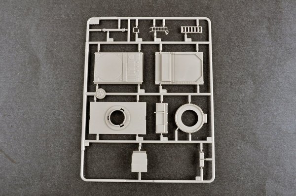 Trumpeter 07159 MPQ 53 C-Band Tracking Radar 1/72