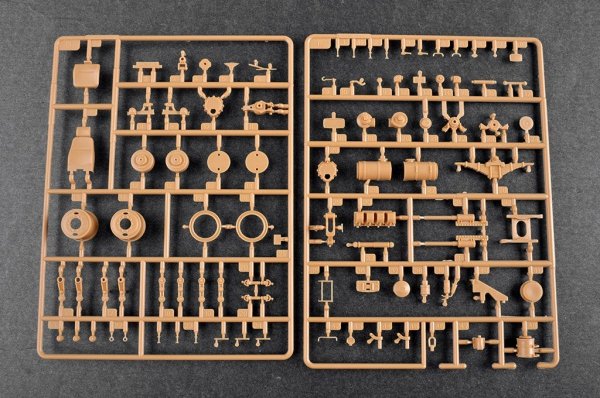 Trumpeter 01086 BAZ-6403 with ChMZAP-9990-071 trailer 1/35