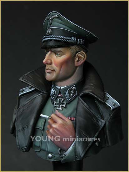 Young Miniatures YM1811 SS TOTENKOPF OFFICER WWII 1/10