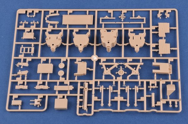 Hobby Boss 85517 Russian BAZ-64022 with 5P85TE2 TEL S-400 (1:35)