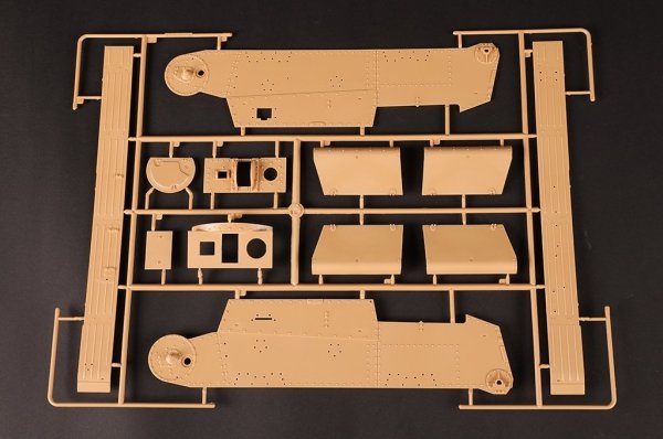 Hobby Boss 82603 38(t) tank E/F type 1/16