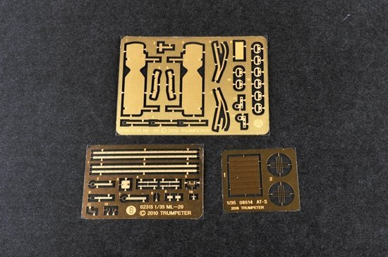Trumpeter 09514 Russian AT-S Tractor 1/35