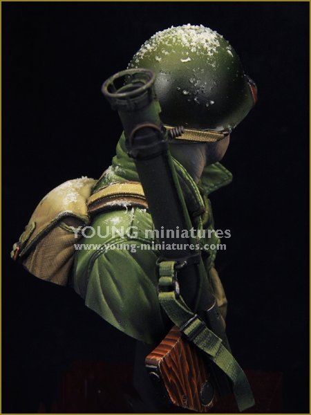 Young Miniatures YM1855 EASY COMPANY Bastogne 19441/10