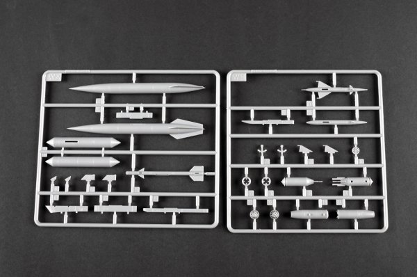 Trumpeter 02824 JJ-7 Trainer 1/48