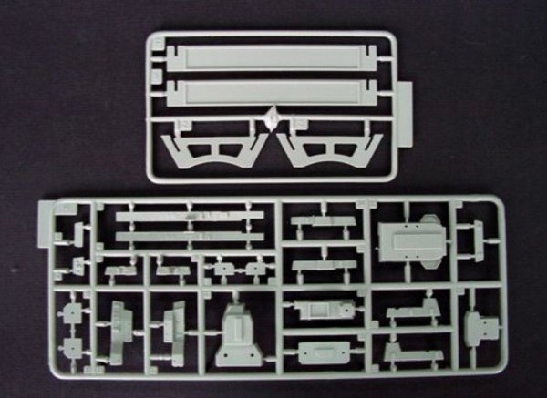 Trumpeter 05710 USSR Navy P. Velikiy Battle Cruiser 1/700