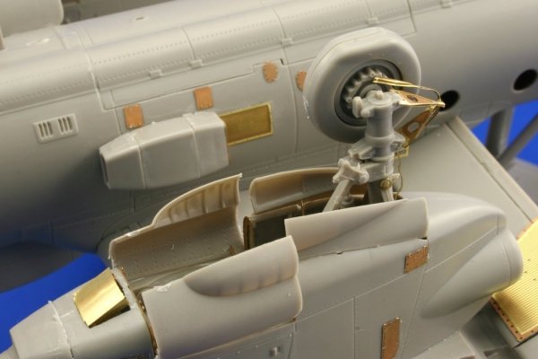 Eduard 48637 E-2C exterior KINETIC (1:48)