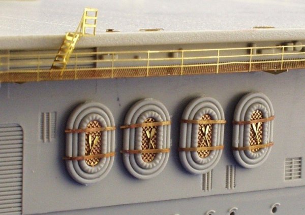 Eduard 53005 US Aircraft Carrier Hornet 1/350 Trumpeter