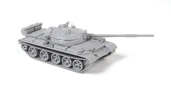 Zvezda 5077 Soviet main battle tank T-621/72