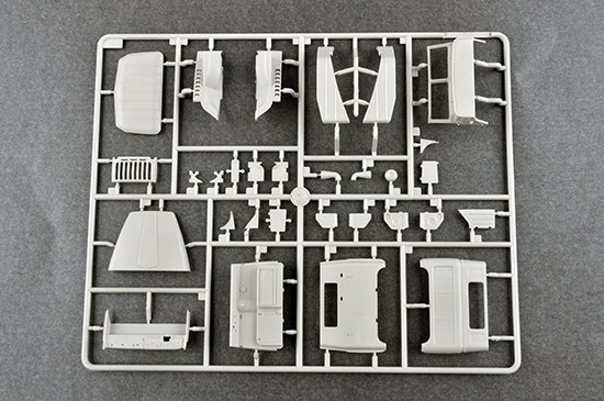 Trumpeter 01071 Russian URAL-4320 CHZ 1/35