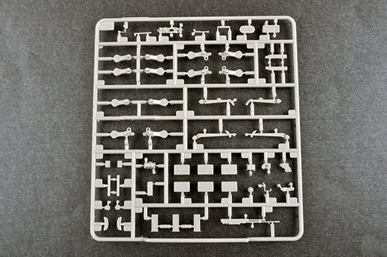 Trumpeter 09581 Russian T-80UD MBT - Early 1/35