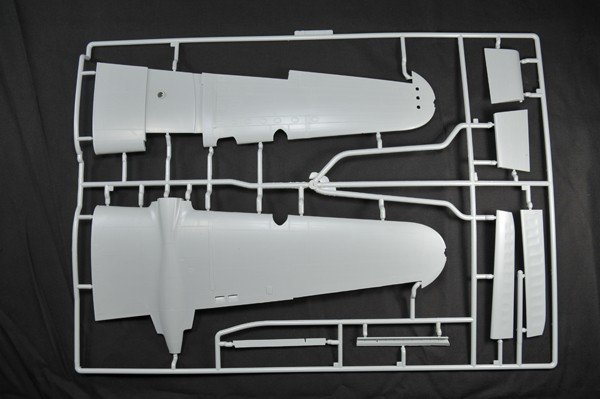 HK Models 01E02 B-25J Mitchell &quot;Strafer&quot; (1:32)