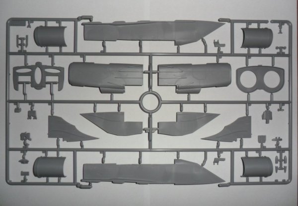ICM 48902 MiG-25 RB, Soviet Reconnaissance Plane (1:48)