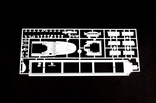 Hobby Boss 81305 R.M.S. Titanic (1:550)
