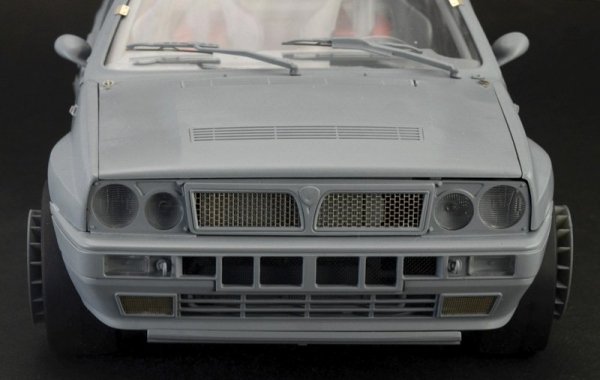 Italeri 4709 Lancia Delta HF integrale 16v 1/12