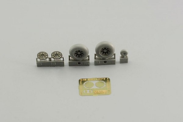 Eduard 648270 P-40B wheels AIRFIX 1/48