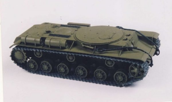 PST 72038 Armored Tow Tractor KV-T 1/72