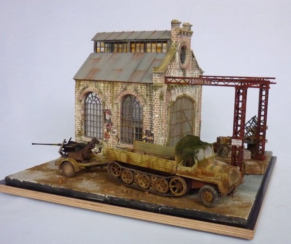 RT-Diorama 35292 Diorama-Base: &quot;Railroad Shed&quot; 1/35