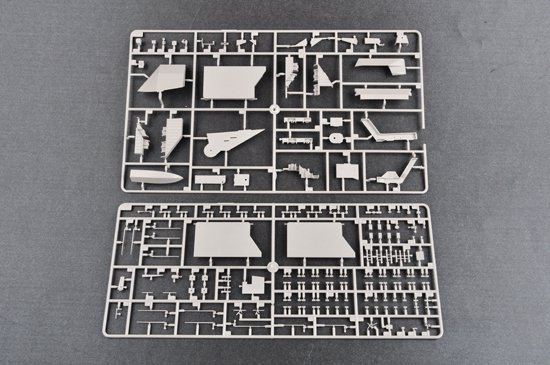 Trumpeter 05619 USS Kitty Hawk CV-63