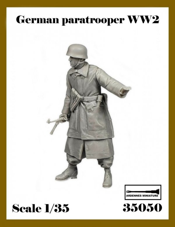 Ardennes Miniature 35050 GERMAN PARATROOPER WW2 1/35