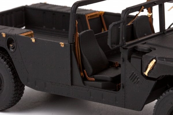 Eduard 36522 Humvee M1097A2 ICM 1/35