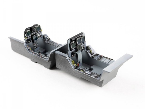 Red Fox Studio QS-32119 Boeing F/A-18D (Late) Hornet Academy/Kinetic 1/32