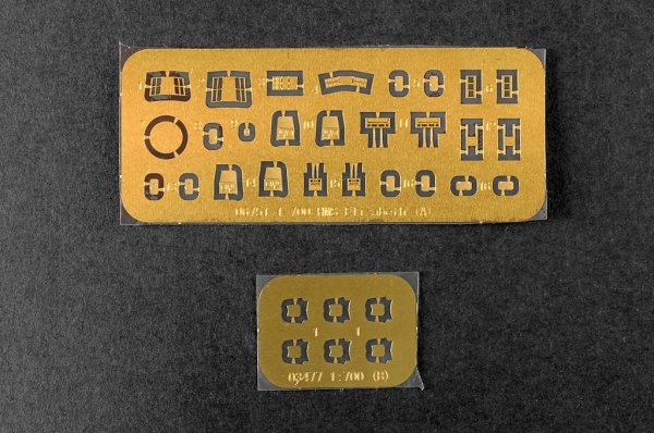 Trumpeter 06751 Queen Elizabeth Aircraft Carrier 1/700