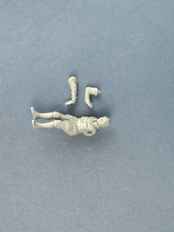 Copper State Models F32-071 French Airman Jumping from His Nieuport 1/32