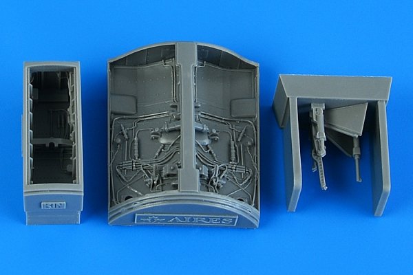Aires 4876 TF-104 Startfighter wheel bay 1/48 Kinetic