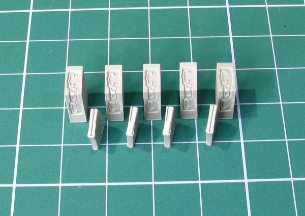 EUREKA XXL E-043 2 cm FlaK38 ammo boxes and magazines 1:35
