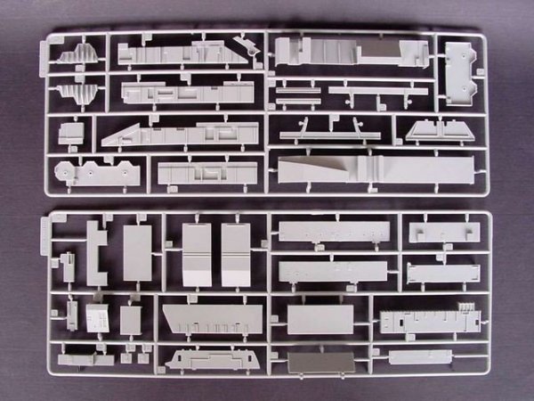 Trumpeter 05604 U.S. Aircraft Carrier CV-13 Franklin 1944 (1:350)