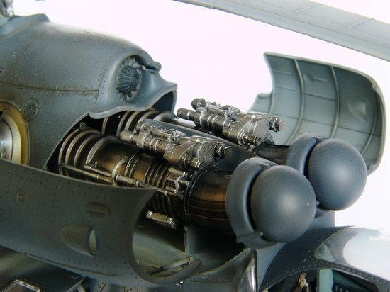 Trumpeter 05103 Mil Mi-24V Hind-E Helicopter