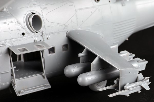 Trumpeter 05828 Mi-24A Hind-B 1/48