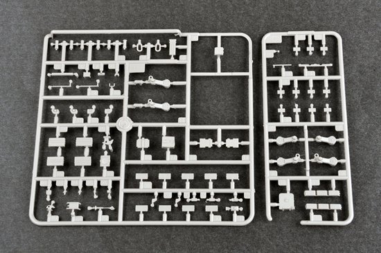 Trumpeter 09512 Ukrainian T-84BM Oplot MBT (1:35)