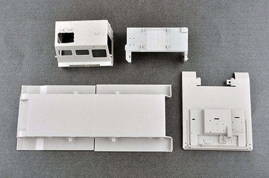 Trumpeter 01063 M4 Command and Control Vehicle (C2V) 1/35