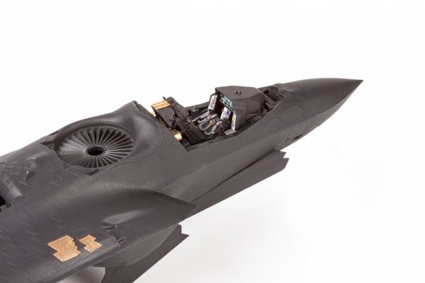 Eduard 73832 F-35B TAMIYA 1/72