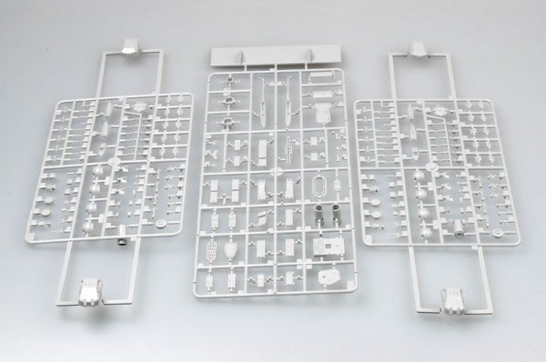 Trumpeter 05313 German Heavy Cruiser Prinz Eugen 1945 (1:350)