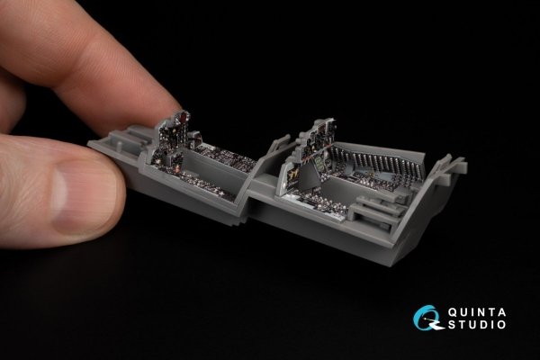 Quinta Studio QDS-48387 F-4E early with slatted wing 3D-Printed &amp; coloured Interior on decal paper (Meng) (Small version) 1/48
