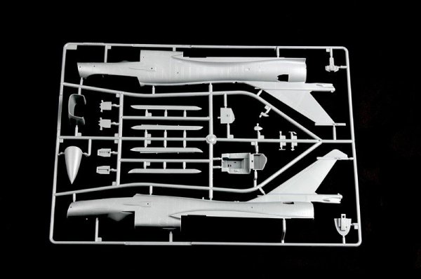 Trumpeter 02848 PLAAF J-10B Vigorous Dragon (1:48)