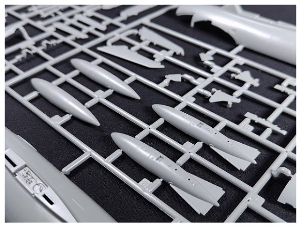 Kinetic K48164 Shenyang J-5 - Chinese built MiG-17F 1/48