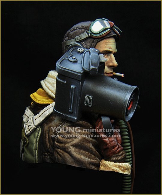 Young Miniatures YM1872 B-17 CREW with K20 CAMERA 1/10