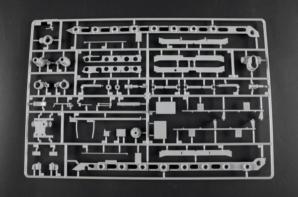 Trumpeter 00945 Pz.Kpfw.VI Ausf.E Sd.Kfz. 181 Tiger I Late Production 1/16