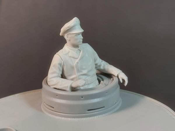Panzer Art FI35-177 Waffen-SS tank commander (Tiger tank) 1/35